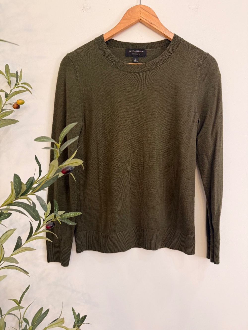 Banana Republic Factory Forever Sweater Olive Green Crewneck Size S